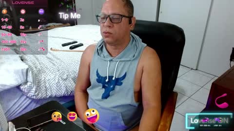 Snapshot of axel264 chatting on 04.01.26 Alex online show from 04.01.26