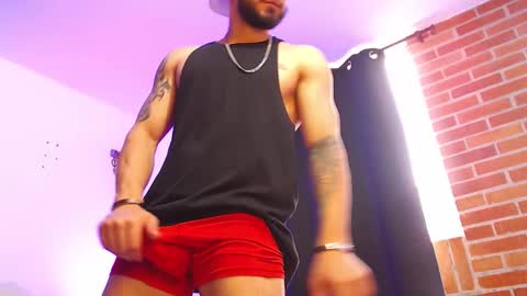 Independiente Model online show from 11.27.25