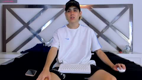 Snapshot of axel_cifer chatting on 01.24.25 Axel cifer online show from 01.24.25