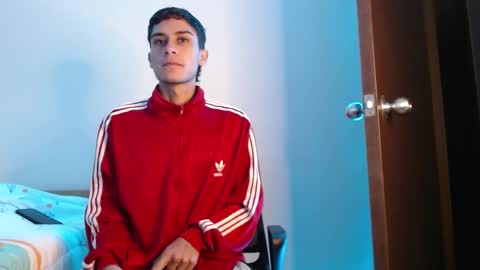 Snapshot of axel_davis_ chatting on 10.05.25 axel davis online show from 10.05.25