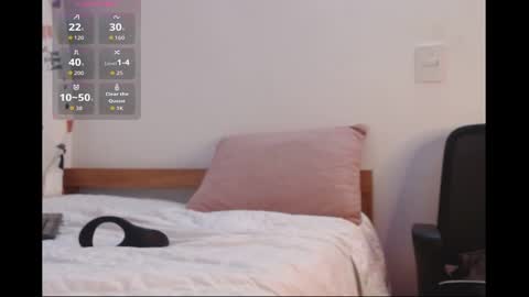 Snapshot of axel_davis_ chatting on 10.17.25 axel davis online show from 10.17.25