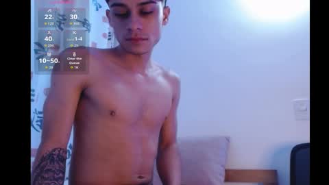 Snapshot of axel_davis_ chatting on 10.20.25 axel davis online show from 10.20.25