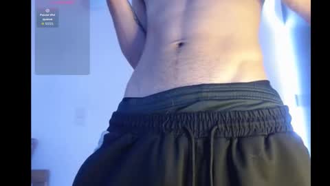 Snapshot of axel_davis_ chatting on 10.21.25 axel davis online show from 10.21.25