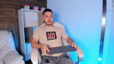 axel_grey_ online show from 09.19.25