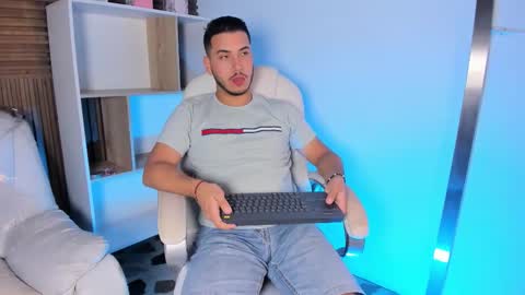 axel_grey_ online show from 09.23.25