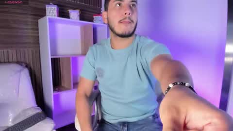 axel_grey_ online show from 10.11.25