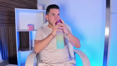 axel_grey_ online show from 10.29.25