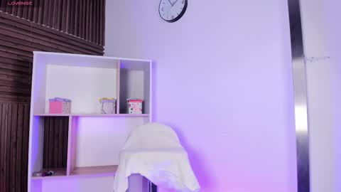 axel_grey_ online show from 11.05.25