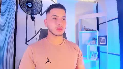 axel_grey_ online show from 06.14.26