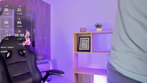 Snapshot of axel_grey_ chatting on 06.25.26 axel_grey_ online show from 06.25.26