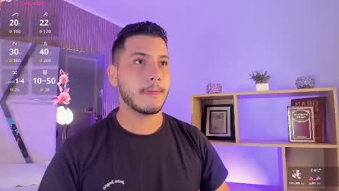 Snapshot of axel_grey_ chatting on 06.26.26 axel_grey_ online show from 06.26.26