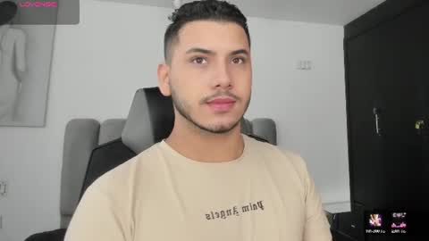 Snapshot of axel_grey_ chatting on 07.12.26 axel_grey_ online show from 07.12.26