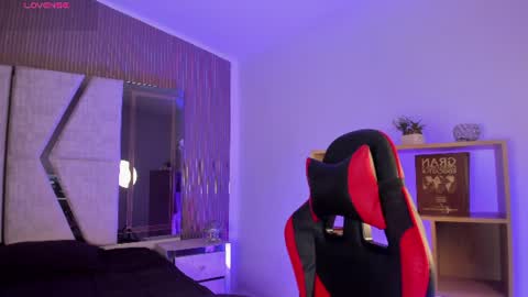 Snapshot of axel_grey_ chatting on 07.27.26 axel_grey_ online show from 07.27.26