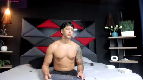 Snapshot of axel_hendrick chatting on 03.03.26 axel_hendrick online show from 03.03.26