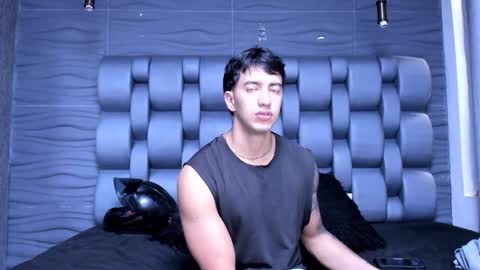 Snapshot of axel_hendrick chatting on 03.12.26 axel_hendrick online show from 03.12.26