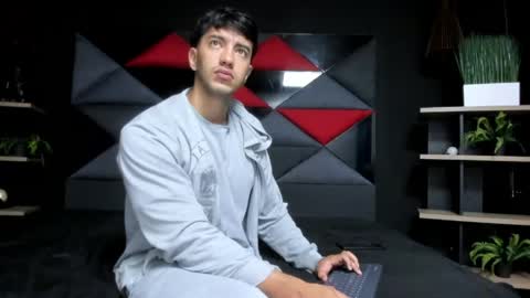axel_hendrick online show from 04.27.26