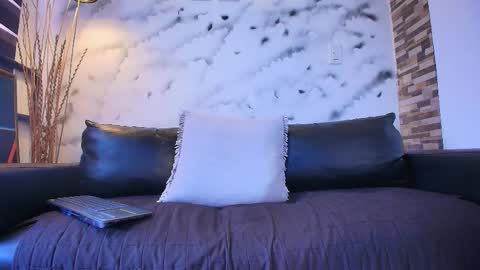 Snapshot of axel_moon_s chatting on 09.17.25 Axel Moon online show from 09.17.25