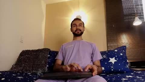 Axel Moon online show from 11.12.25