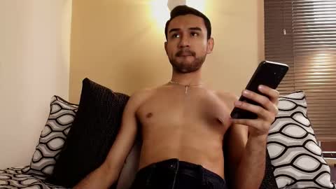 Axel Moon online show from 11.22.25