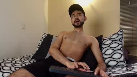 Axel Moon online show from 12.17.25