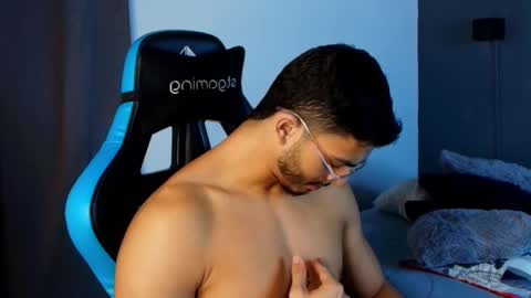 Snapshot of axel_stein03 chatting on 03.04.25 axel stein NEW ACCOUNT online show from 03.04.25