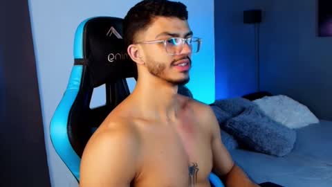 Snapshot of axel_stein03 chatting on 03.10.25 axel stein NEW ACCOUNT online show from 03.10.25