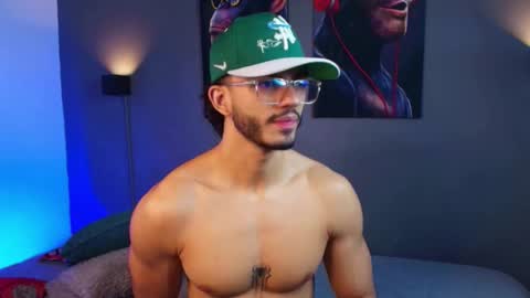 Snapshot of axel_stein03 chatting on 11.22.25 axel stein NEW ACCOUNT online show from 11.22.25