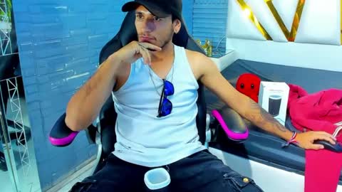 Axell Cross2 online show from 02.11.25