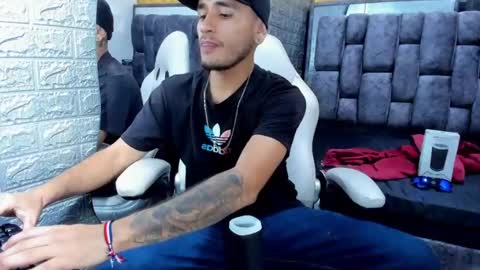 Axell Cross2 online show from 02.27.25