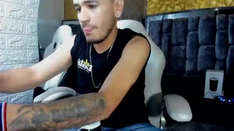 Axell Cross2 online show from 03.02.25