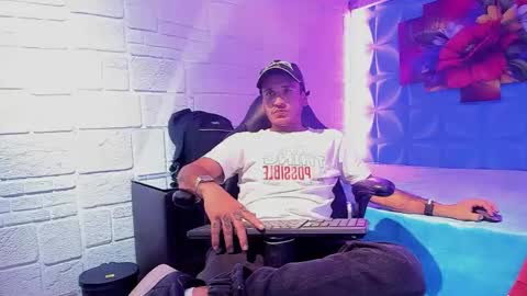 Axell Cross2 online show from 10.03.25