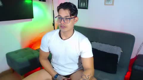 Snapshot of axell_dior chatting on 06.20.26 axell online show from 06.20.26