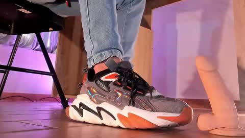 Snapshot of axellcollins chatting on 02.12.25 im your little femboy ALEX online show from 02.12.25