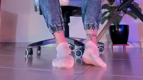 Snapshot of axellcollins chatting on 09.19.25 im your little femboy ALEX online show from 09.19.25