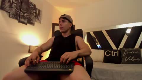 Snapshot of axelmartinezz chatting on 06.18.26 axelmartinezz online show from 06.18.26