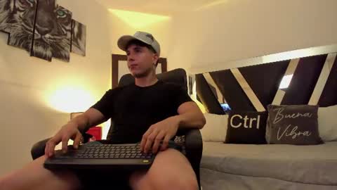 Snapshot of axelmartinezz chatting on 07.02.26 axelmartinezz online show from 07.02.26