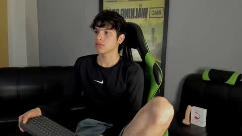 Axel Raven online show from 01.10.25