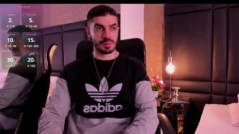 Snapshot of axelthompsom chatting on 09.10.25 Axel Thompsom online show from 09.10.25