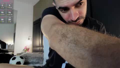 Snapshot of axelthompsom chatting on 09.13.25 Axel Thompsom online show from 09.13.25