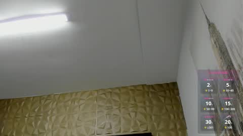 Snapshot of axelthompsom chatting on 09.17.25 Axel Thompsom online show from 09.17.25