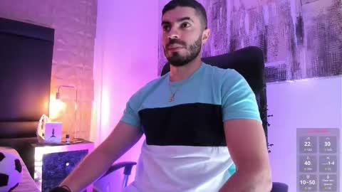 Snapshot of axelthompsom chatting on 09.19.25 Axel Thompsom online show from 09.19.25