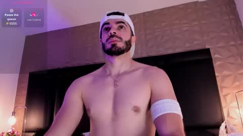 Snapshot of axelthompsom chatting on 09.27.25 Axel Thompsom online show from 09.27.25