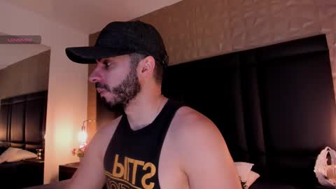 Snapshot of axelthompsom chatting on 10.01.25 Axel Thompsom online show from 10.01.25