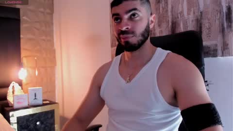 Snapshot of axelthompsom chatting on 10.04.25 Axel Thompsom online show from 10.04.25