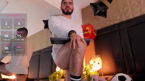 Snapshot of axelthompsom chatting on 10.12.25 Axel Thompsom online show from 10.12.25