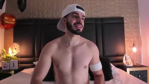 Snapshot of axelthompsom chatting on 10.16.25 Axel Thompsom online show from 10.16.25