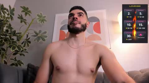 Snapshot of axelthompsom chatting on 10.25.25 Axel Thompsom online show from 10.25.25