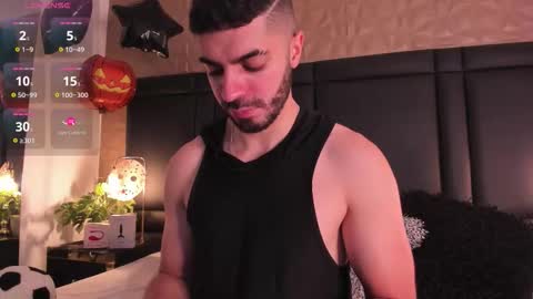 Snapshot of axelthompsom chatting on 10.29.25 Axel Thompsom online show from 10.29.25