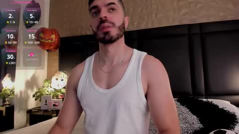 Snapshot of axelthompsom chatting on 10.30.25 Axel Thompsom online show from 10.30.25