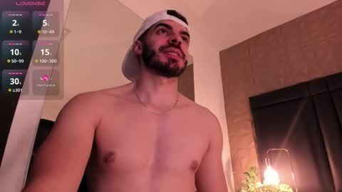 Snapshot of axelthompsom chatting on 11.02.25 Axel Thompsom online show from 11.02.25